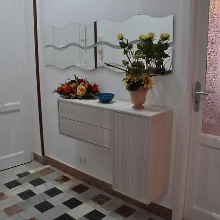 B&T Holiday House-3